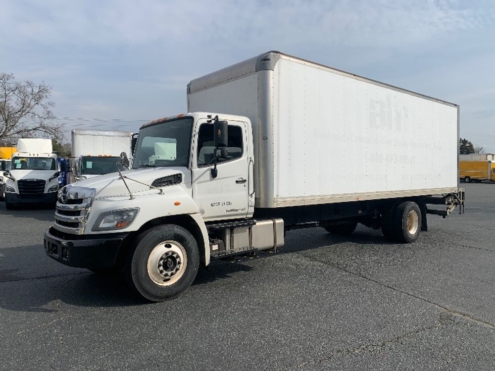 Medium Duty Box Truck-Light and Medium Duty Trucks-Hino-2019-268-Concord-NC-176,795\n\t\tmiles-$ 49,750 - Image 3