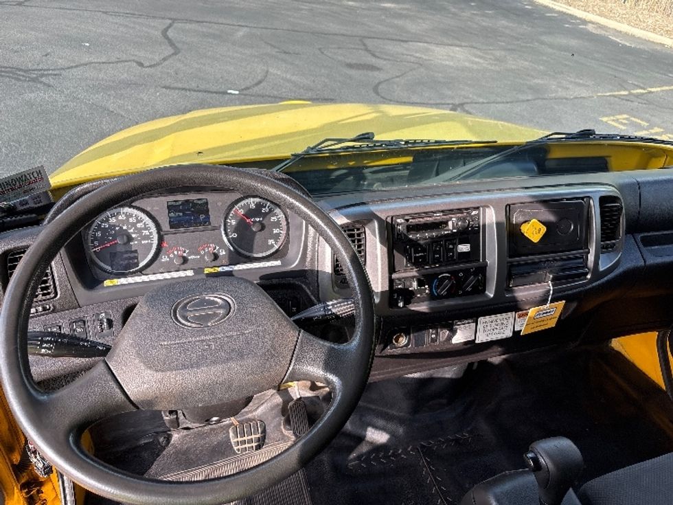 Medium Duty Box Truck-Light and Medium Duty Trucks-Hino-2019-268-Cross Lanes-WV-204,172\n\t\tmiles-$ 48,250 - Image 18