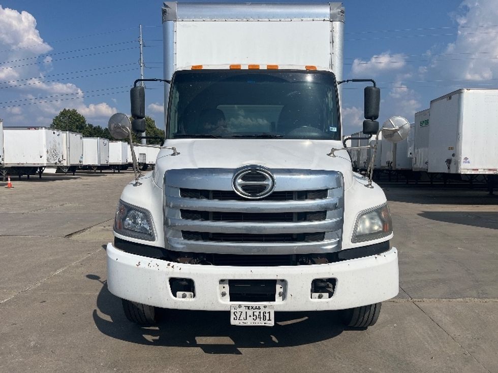 Medium Duty Box Truck-Light and Medium Duty Trucks-Hino-2019-268-Dallas-TX-175,890\n\t\tmiles-$ 51,250 - Image 2