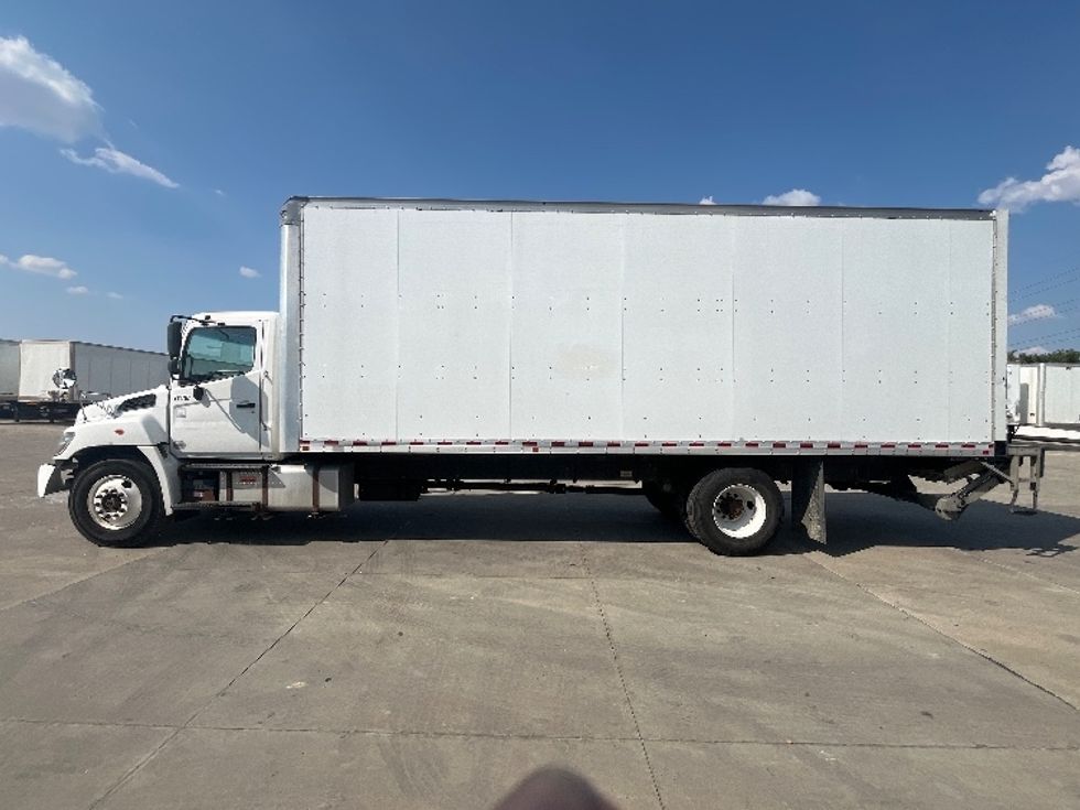 Medium Duty Box Truck-Light and Medium Duty Trucks-Hino-2019-268-Dallas-TX-175,890\n\t\tmiles-$ 51,250 - Image 4