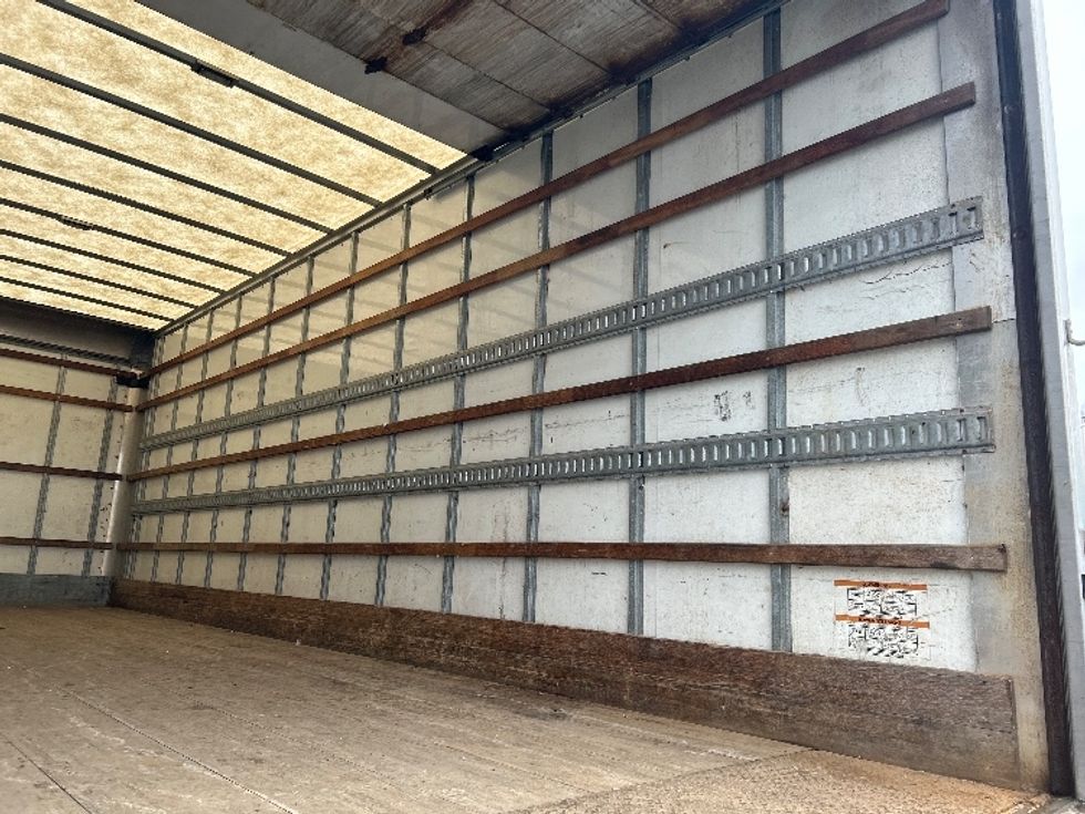 Medium Duty Box Truck-Light and Medium Duty Trucks-Hino-2019-268-Dartmouth-NS-284,960\n\t\tkm-$ 51,500 - Image 12