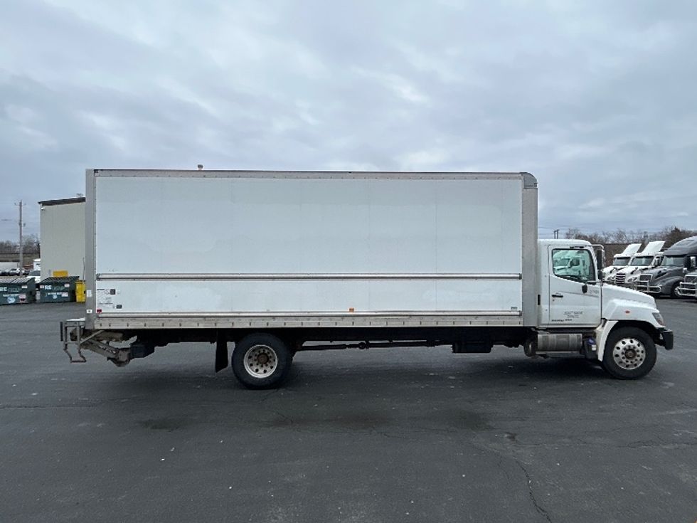 Medium Duty Box Truck-Light and Medium Duty Trucks-Hino-2019-268-Dartmouth-NS-284,960\n\t\tkm-$ 51,500 - Image 15