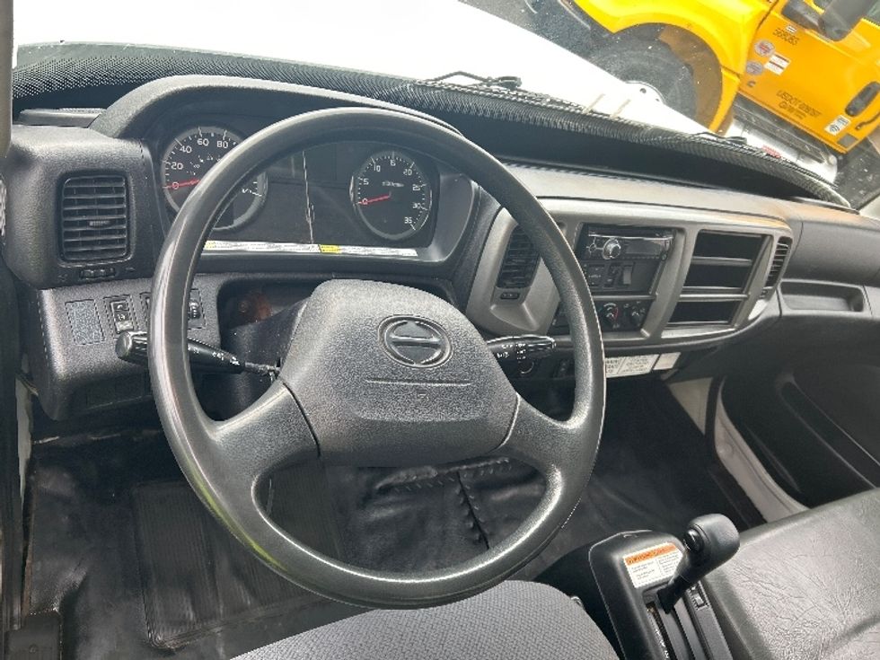 Medium Duty Box Truck-Light and Medium Duty Trucks-Hino-2019-268-Dartmouth-NS-284,960\n\t\tkm-$ 51,500 - Image 18