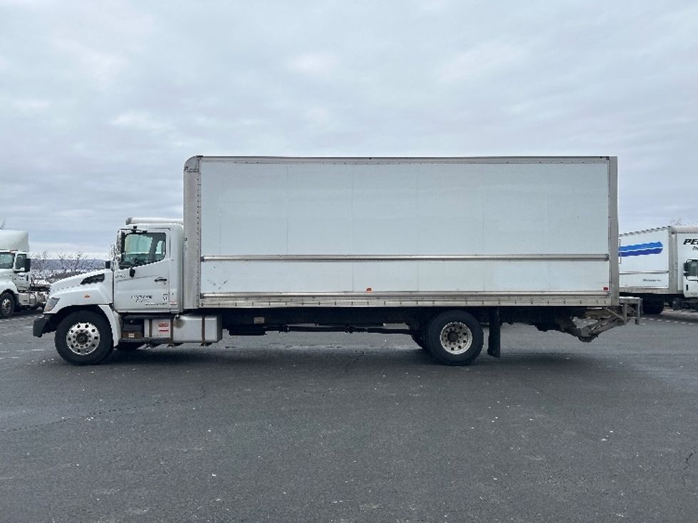 Medium Duty Box Truck-Light and Medium Duty Trucks-Hino-2019-268-Dartmouth-NS-284,960\n\t\tkm-$ 51,500 - Image 4