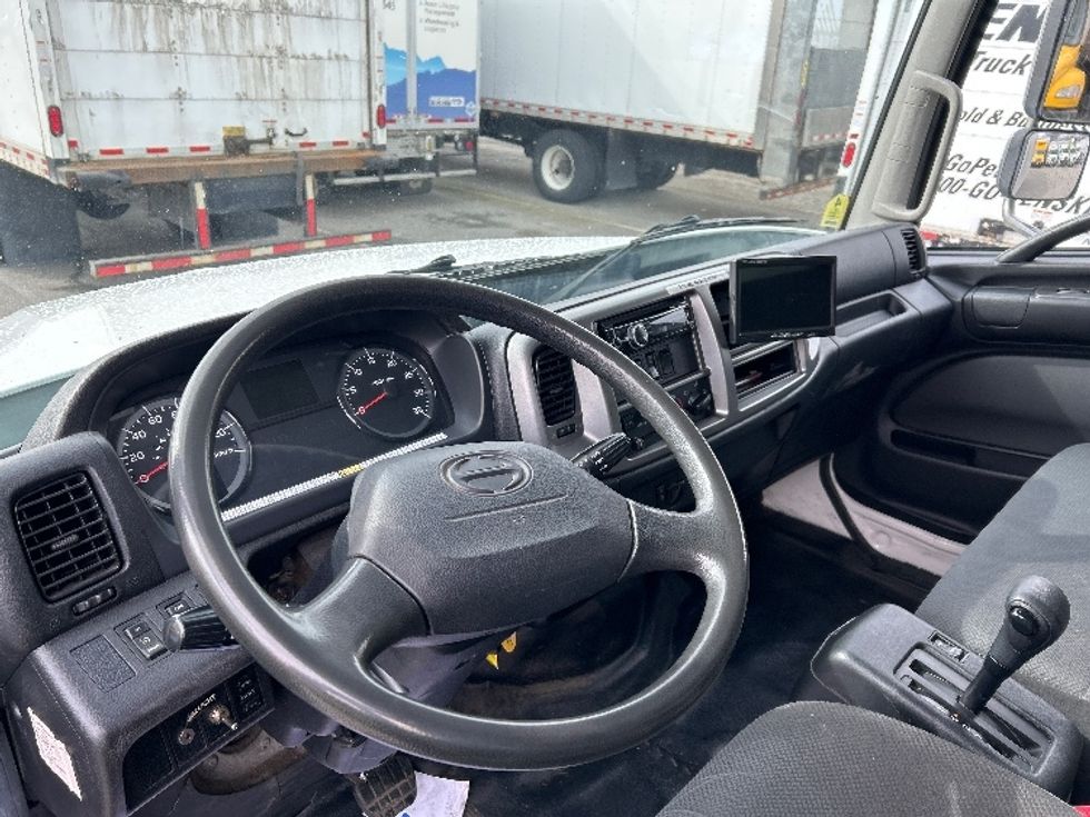 Medium Duty Box Truck-Light and Medium Duty Trucks-Hino-2019-268-Delta-BC-124,136\n\t\tkm-$ 69,000 - Image 17