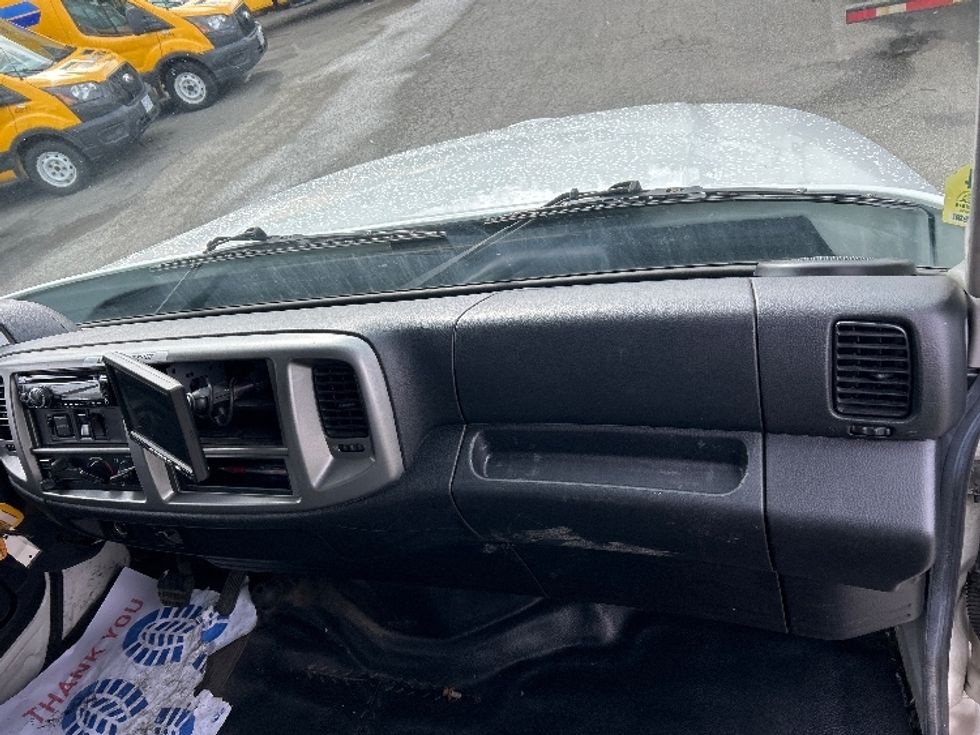 Medium Duty Box Truck-Light and Medium Duty Trucks-Hino-2019-268-Delta-BC-124,136\n\t\tkm-$ 69,000 - Image 21