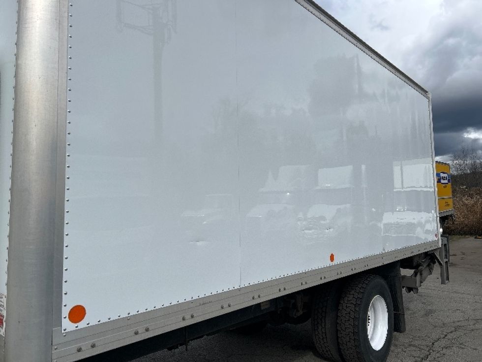 Medium Duty Box Truck-Light and Medium Duty Trucks-Hino-2019-268-Delta-BC-124,136\n\t\tkm-$ 69,000 - Image 26