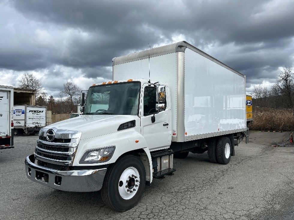 Medium Duty Box Truck-Light and Medium Duty Trucks-Hino-2019-268-Delta-BC-124,136\n\t\tkm-$ 69,000 - Image 3