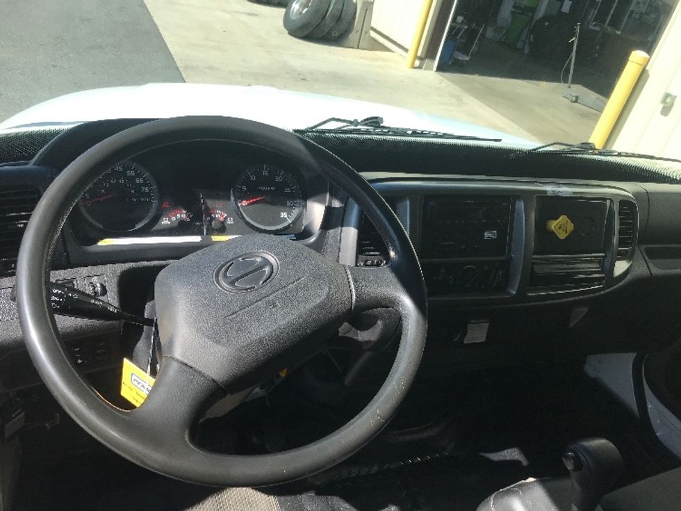 Medium Duty Box Truck-Light and Medium Duty Trucks-Hino-2019-268-Duncansville-PA-159,377\n\t\tmiles-$ 57,250 - Image 17