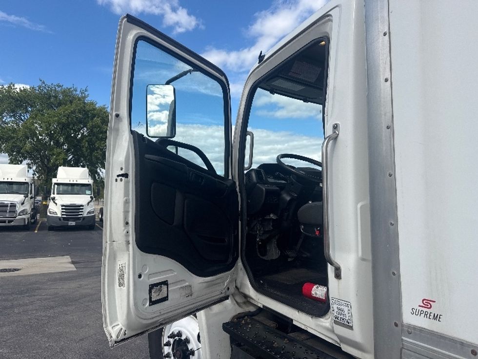 Medium Duty Box Truck-Light and Medium Duty Trucks-Hino-2019-268-East Chicago-IN-200,296\n\t\tmiles-$ 43,750 - Image 16