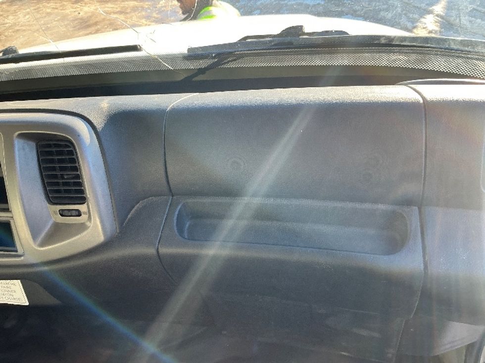 Medium Duty Box Truck-Light and Medium Duty Trucks-Hino-2019-268-Edmonton-AB-295,569\n\t\tkm-$ 66,750 - Image 19