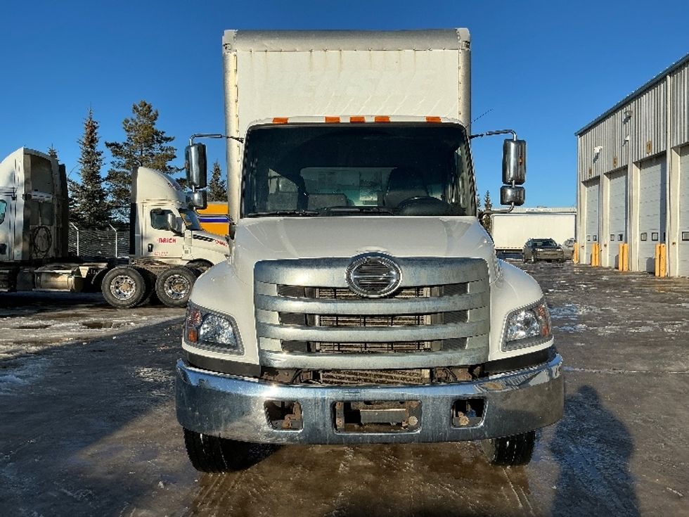 Medium Duty Box Truck-Light and Medium Duty Trucks-Hino-2019-268-Edmonton-AB-295,569\n\t\tkm-$ 66,750 - Image 2