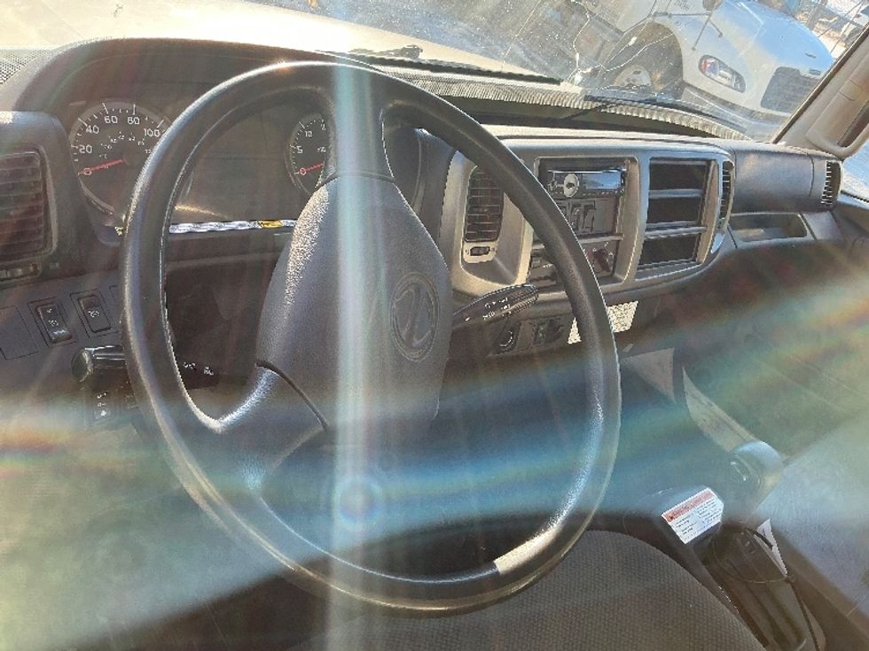 Medium Duty Box Truck-Light and Medium Duty Trucks-Hino-2019-268-Edmonton-AB-295,569\n\t\tkm-$ 66,750 - Image 23