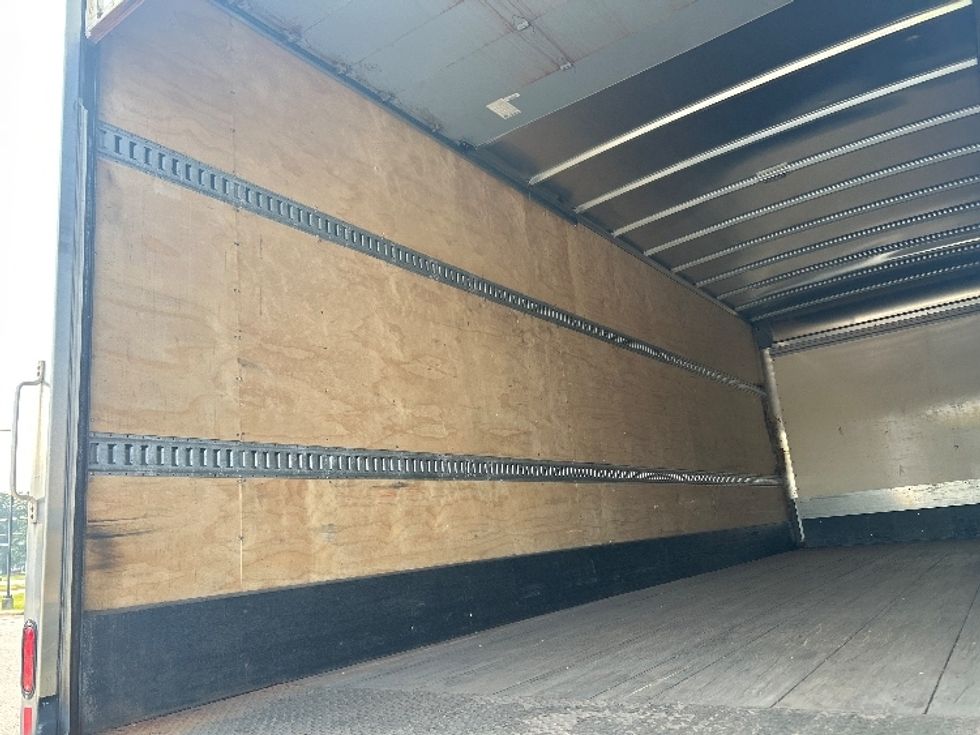 Medium Duty Box Truck-Light and Medium Duty Trucks-Hino-2019-268-Elkhart-IN-204,386\n\t\tmiles-$ 46,500 - Image 11