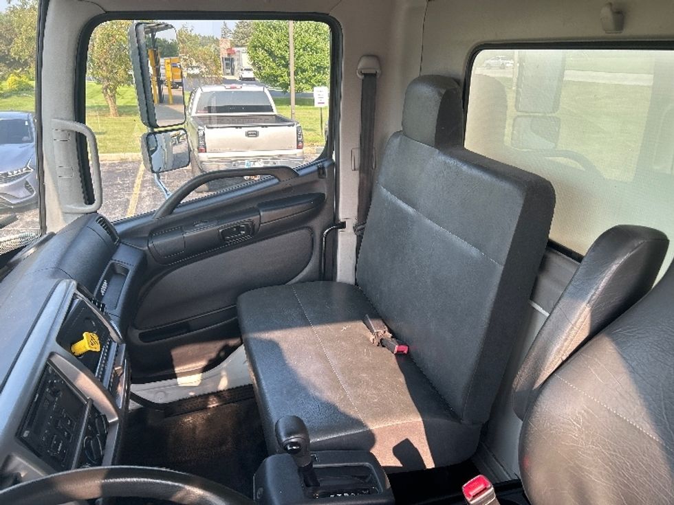 Medium Duty Box Truck-Light and Medium Duty Trucks-Hino-2019-268-Elkhart-IN-204,386\n\t\tmiles-$ 46,500 - Image 19