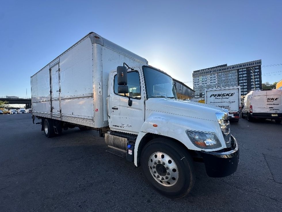Medium Duty Box Truck-Light and Medium Duty Trucks-Hino-2019-268-Elmsford-NY-139,668\n\t\tmiles-$ 55,250 - Image 1