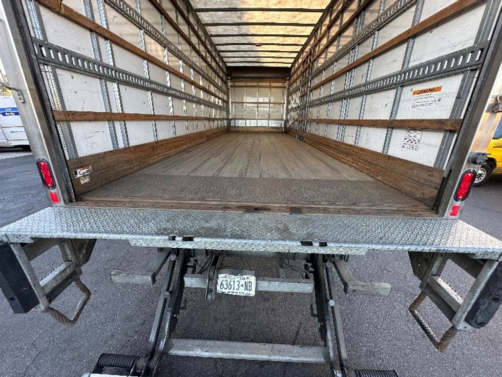 Medium Duty Box Truck-Light and Medium Duty Trucks-Hino-2019-268-Elmsford-NY-139,668\n\t\tmiles-$ 55,250 - Image 10