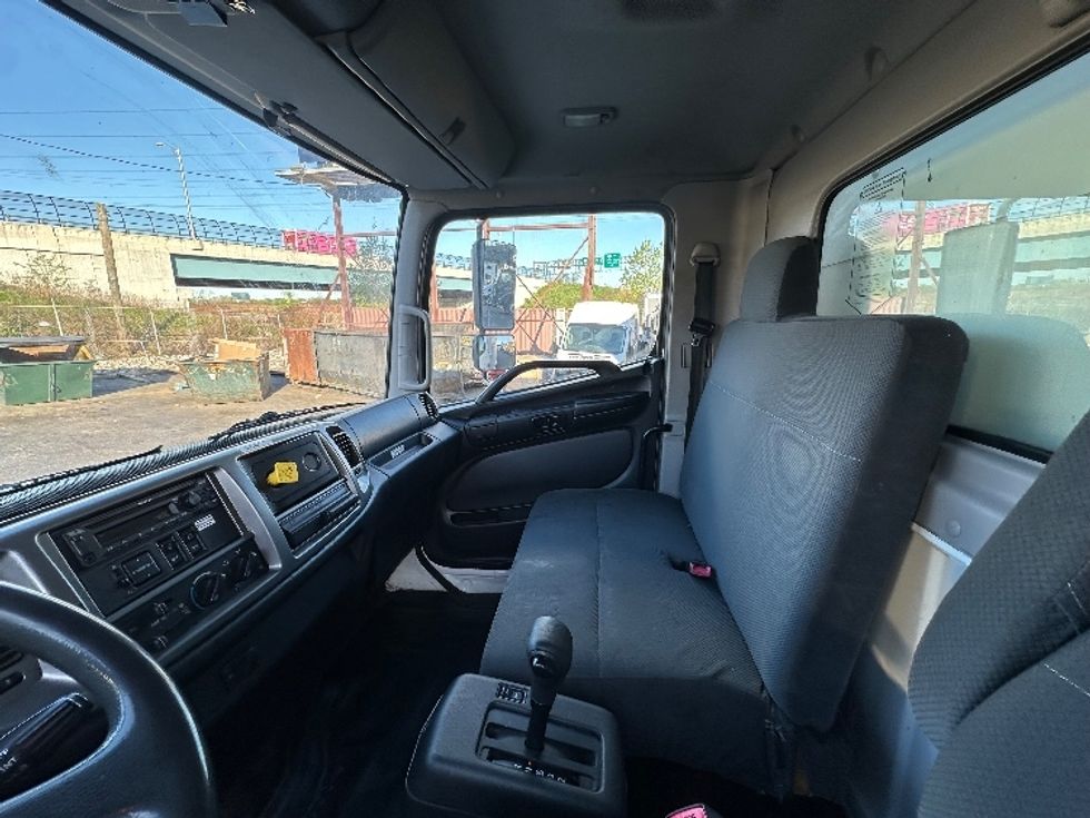 Medium Duty Box Truck-Light and Medium Duty Trucks-Hino-2019-268-Elmsford-NY-139,668\n\t\tmiles-$ 55,250 - Image 19