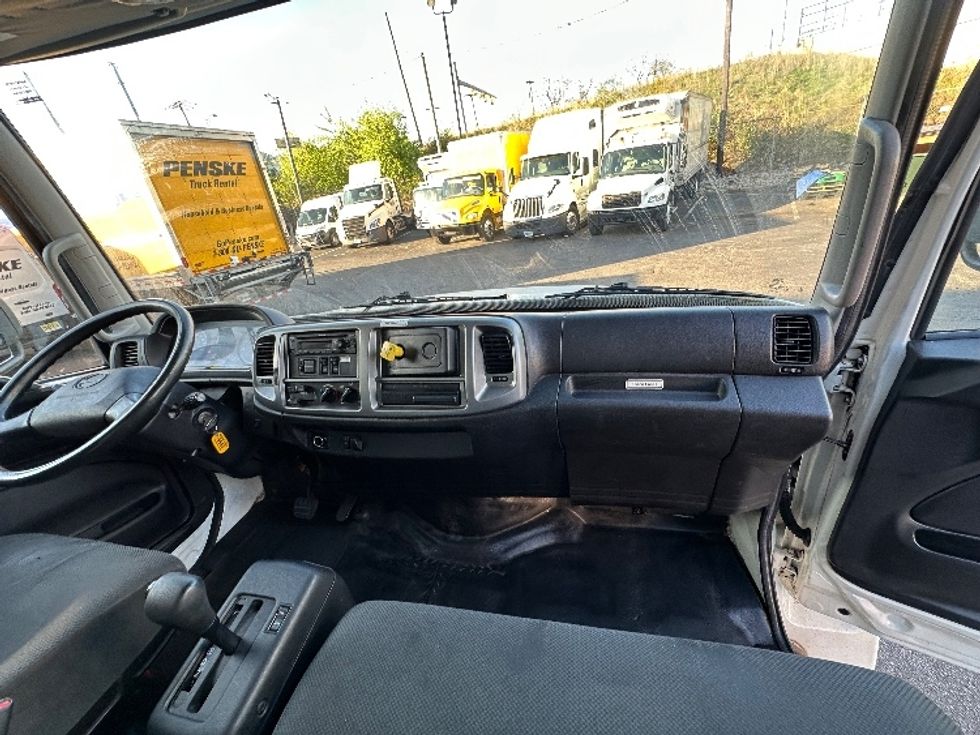 Medium Duty Box Truck-Light and Medium Duty Trucks-Hino-2019-268-Elmsford-NY-139,668\n\t\tmiles-$ 55,250 - Image 21