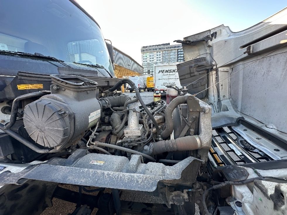 Medium Duty Box Truck-Light and Medium Duty Trucks-Hino-2019-268-Elmsford-NY-139,668\n\t\tmiles-$ 55,250 - Image 24