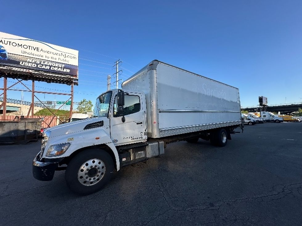 Medium Duty Box Truck-Light and Medium Duty Trucks-Hino-2019-268-Elmsford-NY-139,668\n\t\tmiles-$ 55,250 - Image 3