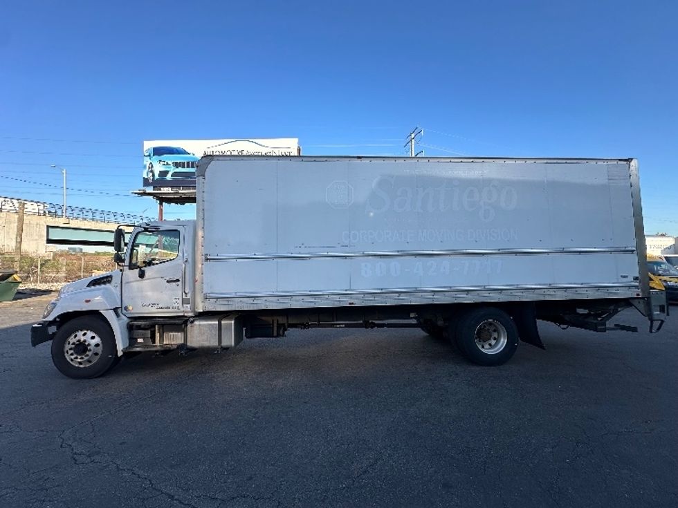 Medium Duty Box Truck-Light and Medium Duty Trucks-Hino-2019-268-Elmsford-NY-139,668\n\t\tmiles-$ 55,250 - Image 4