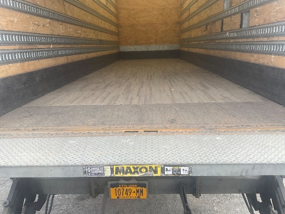 Medium Duty Box Truck-Light and Medium Duty Trucks-Hino-2019-268-Elmsford-NY-55,788\n\t\tmiles-$ 60,750 - Image 10