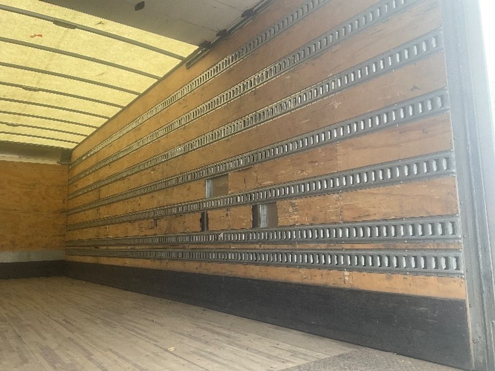 Medium Duty Box Truck-Light and Medium Duty Trucks-Hino-2019-268-Elmsford-NY-55,788\n\t\tmiles-$ 60,750 - Image 12