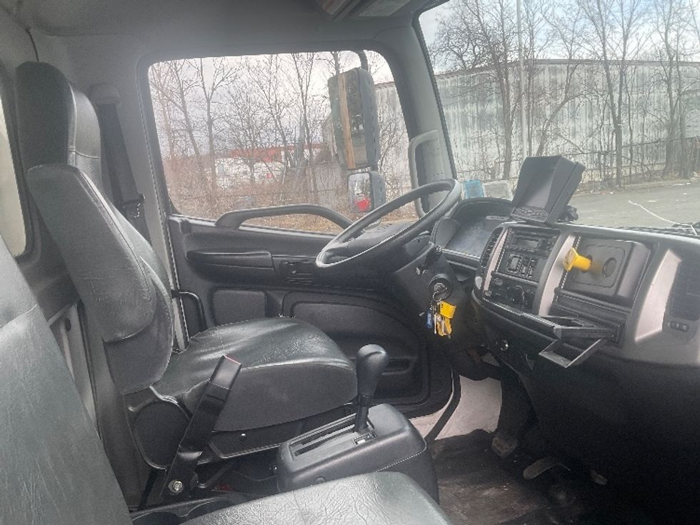 Medium Duty Box Truck-Light and Medium Duty Trucks-Hino-2019-268-Elmsford-NY-55,788\n\t\tmiles-$ 60,750 - Image 22