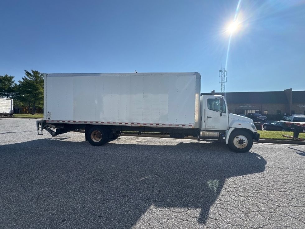 Medium Duty Box Truck-Light and Medium Duty Trucks-Hino-2019-268-Essex-MD-190,172\n\t\tmiles-$ 43,500 - Image 15
