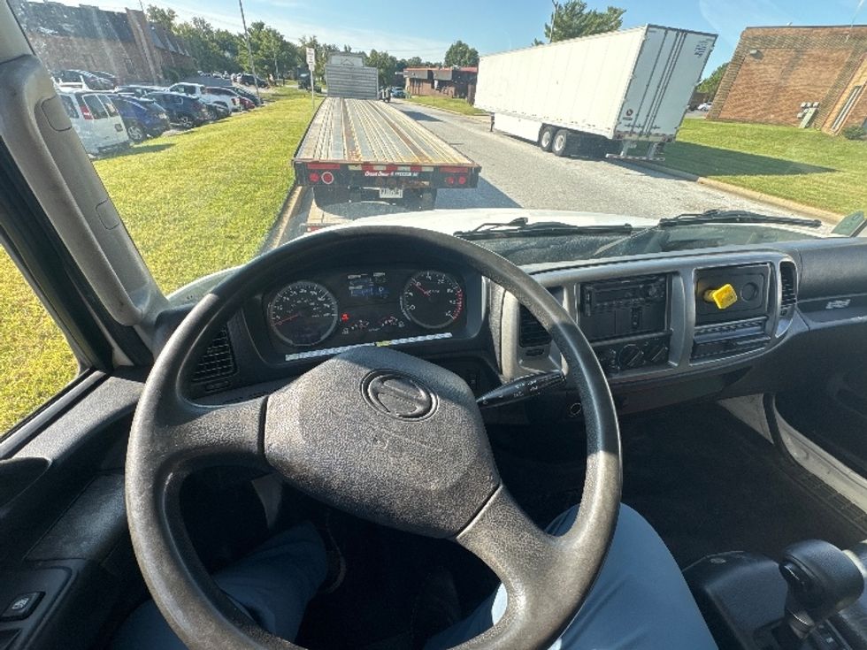 Medium Duty Box Truck-Light and Medium Duty Trucks-Hino-2019-268-Essex-MD-190,172\n\t\tmiles-$ 43,500 - Image 19