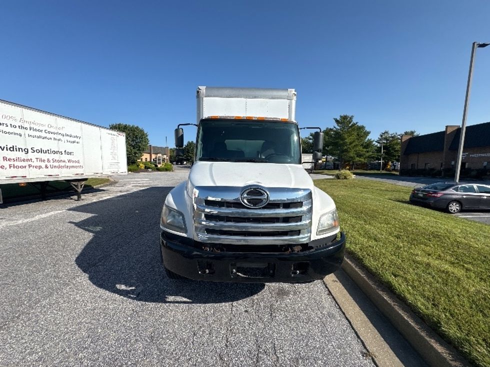 Medium Duty Box Truck-Light and Medium Duty Trucks-Hino-2019-268-Essex-MD-190,172\n\t\tmiles-$ 43,500 - Image 2