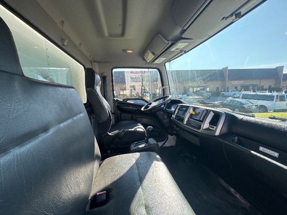 Medium Duty Box Truck-Light and Medium Duty Trucks-Hino-2019-268-Essex-MD-190,172\n\t\tmiles-$ 43,500 - Image 22