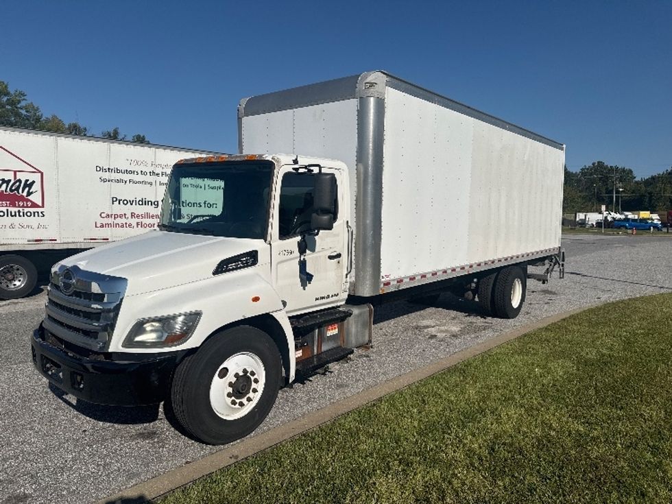 Medium Duty Box Truck-Light and Medium Duty Trucks-Hino-2019-268-Essex-MD-190,172\n\t\tmiles-$ 43,500 - Image 3