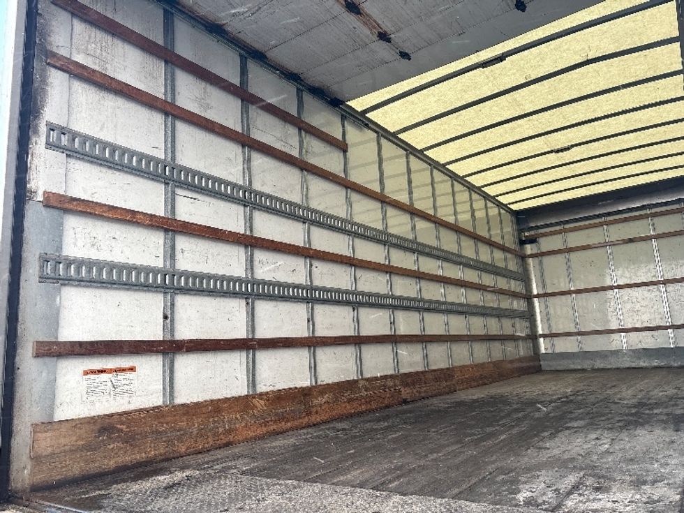 Medium Duty Box Truck-Light and Medium Duty Trucks-Hino-2019-268-Etobicoke-ON-227,474\n\t\tkm-$ 72,000 - Image 11