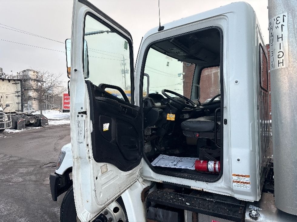 Medium Duty Box Truck-Light and Medium Duty Trucks-Hino-2019-268-Etobicoke-ON-227,474\n\t\tkm-$ 72,000 - Image 16