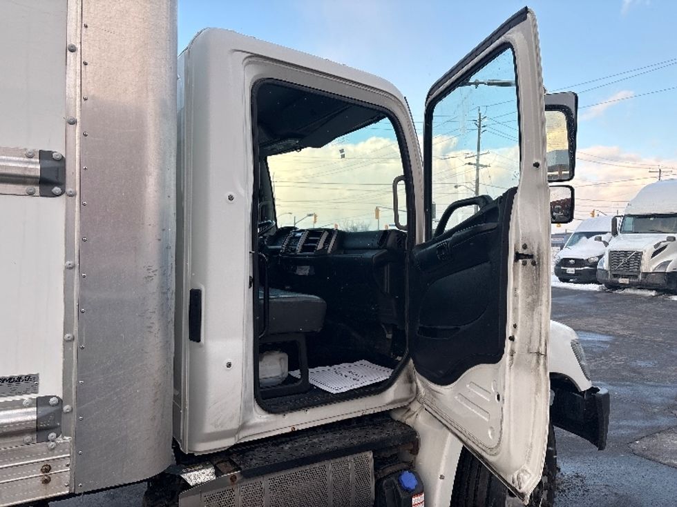 Medium Duty Box Truck-Light and Medium Duty Trucks-Hino-2019-268-Etobicoke-ON-227,474\n\t\tkm-$ 72,000 - Image 20
