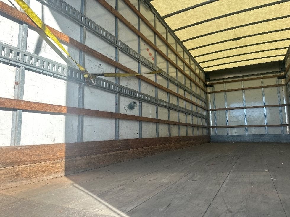 Medium Duty Box Truck-Light and Medium Duty Trucks-Hino-2019-268-Etobicoke-ON-249,069\n\t\tkm-$ 72,000 - Image 10