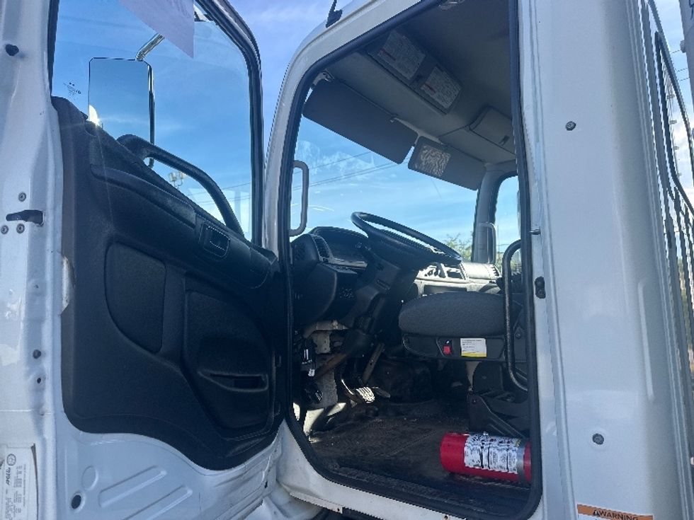 Medium Duty Box Truck-Light and Medium Duty Trucks-Hino-2019-268-Etobicoke-ON-249,069\n\t\tkm-$ 72,000 - Image 16