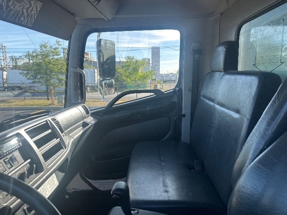 Medium Duty Box Truck-Light and Medium Duty Trucks-Hino-2019-268-Etobicoke-ON-249,069\n\t\tkm-$ 72,000 - Image 19