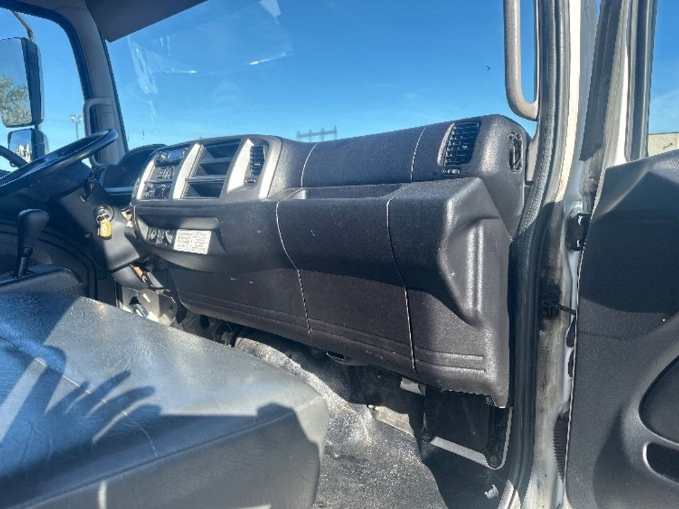 Medium Duty Box Truck-Light and Medium Duty Trucks-Hino-2019-268-Etobicoke-ON-249,069\n\t\tkm-$ 72,000 - Image 21