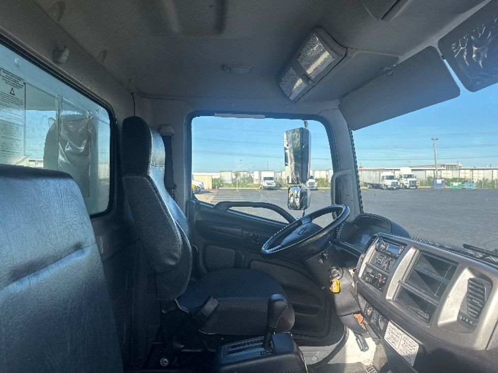 Medium Duty Box Truck-Light and Medium Duty Trucks-Hino-2019-268-Etobicoke-ON-249,069\n\t\tkm-$ 72,000 - Image 22