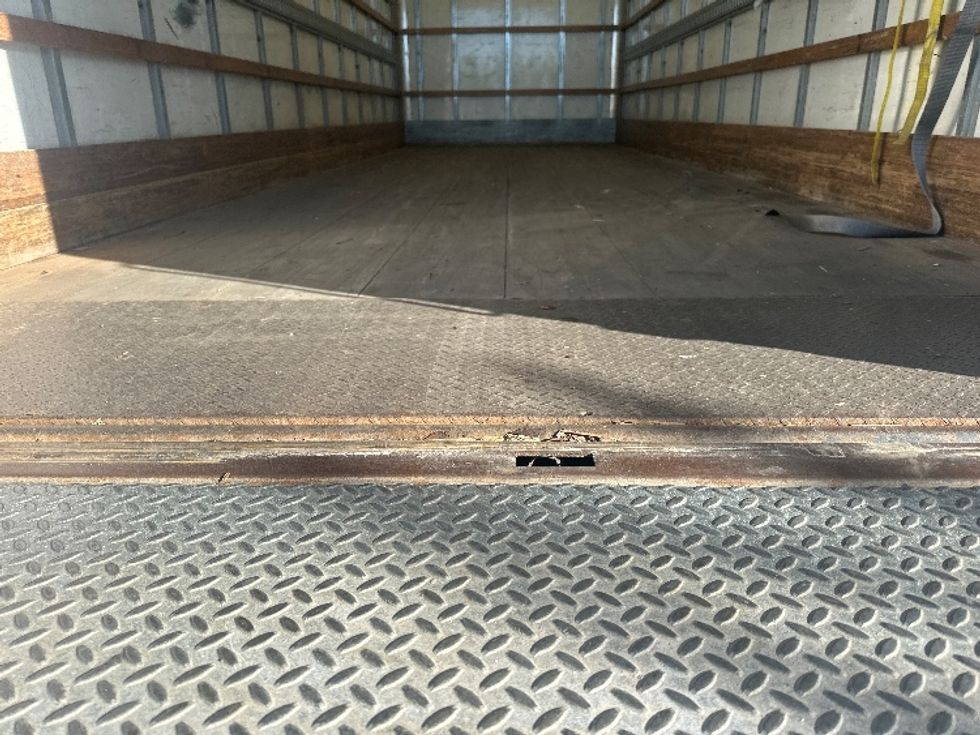 Medium Duty Box Truck-Light and Medium Duty Trucks-Hino-2019-268-Etobicoke-ON-249,069\n\t\tkm-$ 72,000 - Image 9