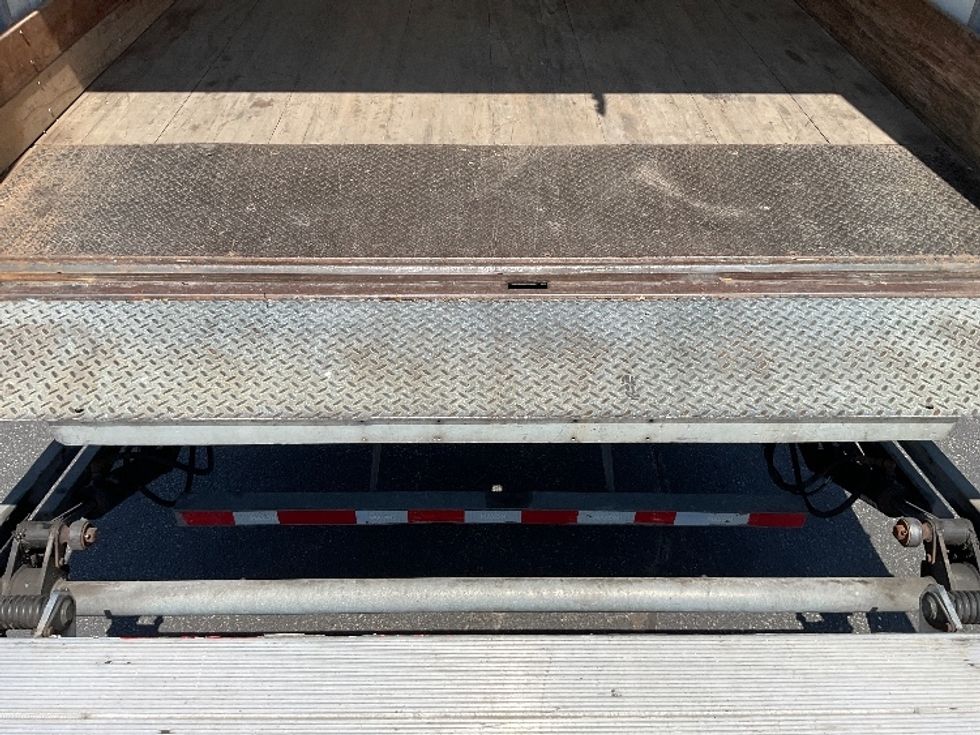 Medium Duty Box Truck-Light and Medium Duty Trucks-Hino-2019-268-Etobicoke-ON-267,913\n\t\tkm-$ 66,500 - Image 10