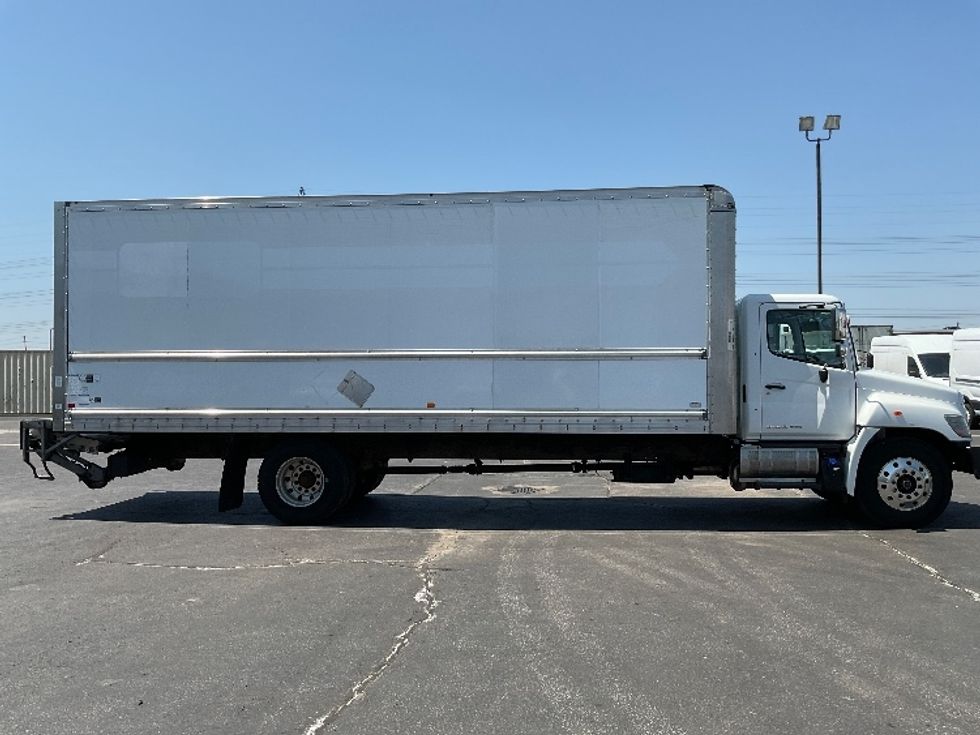 Medium Duty Box Truck-Light and Medium Duty Trucks-Hino-2019-268-Etobicoke-ON-267,913\n\t\tkm-$ 66,500 - Image 15