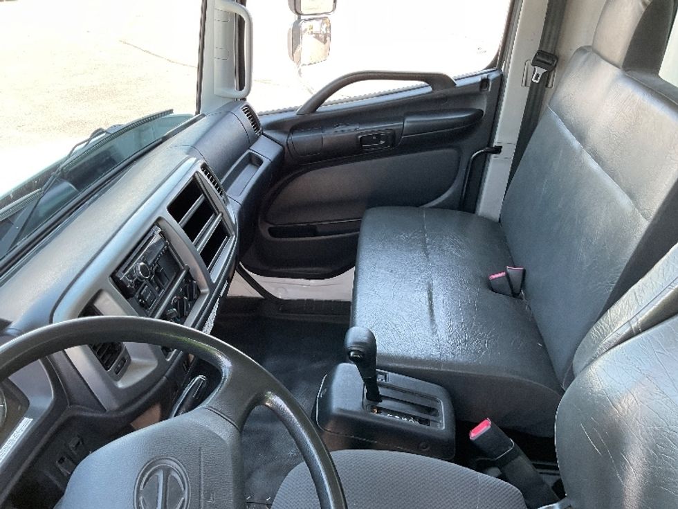 Medium Duty Box Truck-Light and Medium Duty Trucks-Hino-2019-268-Etobicoke-ON-267,913\n\t\tkm-$ 66,500 - Image 19