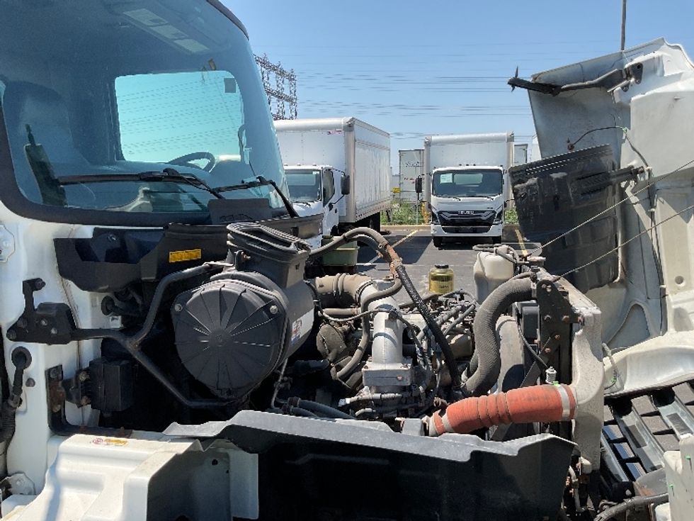 Medium Duty Box Truck-Light and Medium Duty Trucks-Hino-2019-268-Etobicoke-ON-267,913\n\t\tkm-$ 66,500 - Image 23