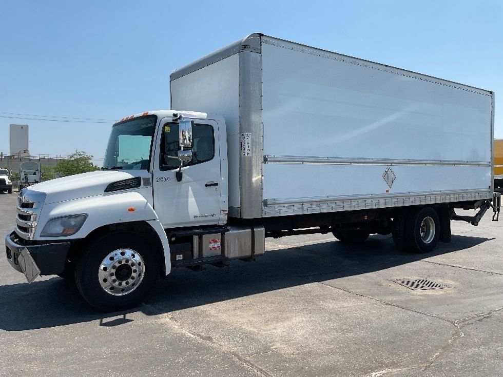 Medium Duty Box Truck-Light and Medium Duty Trucks-Hino-2019-268-Etobicoke-ON-267,913\n\t\tkm-$ 66,500 - Image 3