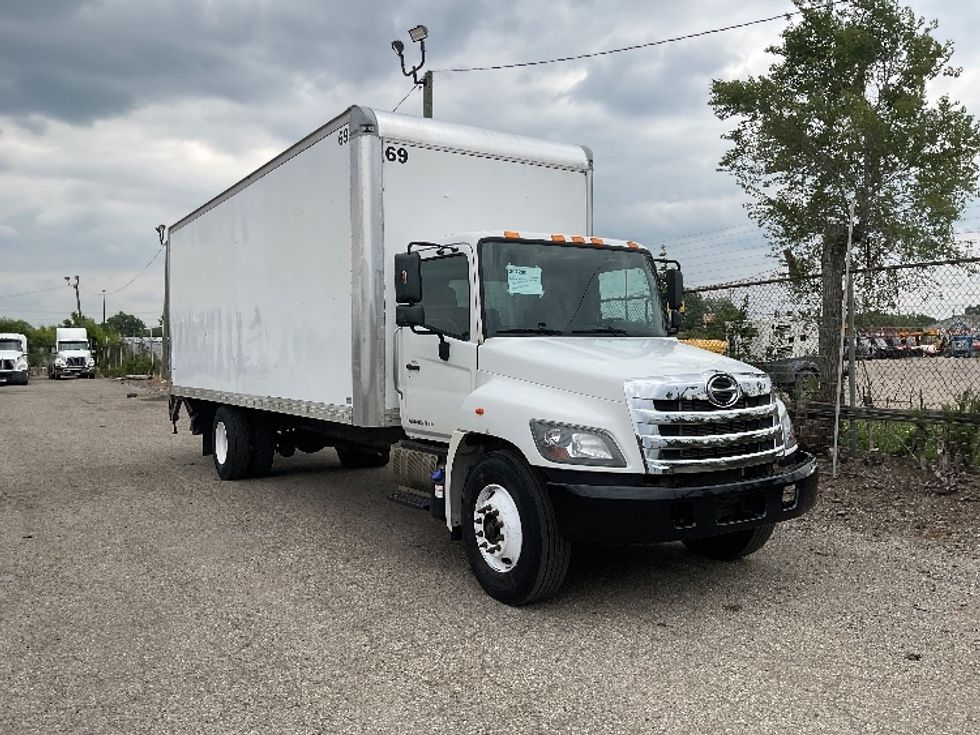 Medium Duty Box Truck-Light and Medium Duty Trucks-Hino-2019-268-Flint-MI-165,895\n\t\tmiles-$ 47,000 - Image 1