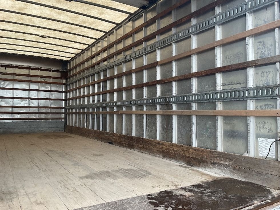 Medium Duty Box Truck-Light and Medium Duty Trucks-Hino-2019-268-Flint-MI-165,895\n\t\tmiles-$ 47,000 - Image 12